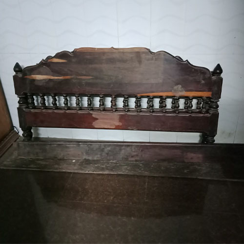 Thanh lý giường gỗ trắc cũ